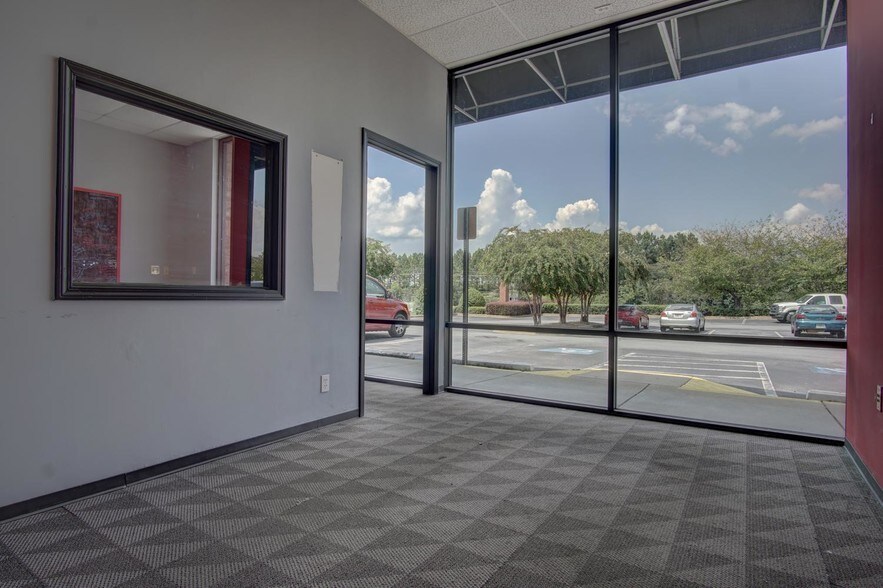 More Photos Of 12910 Highway 92, Woodstock Storefront For Lease