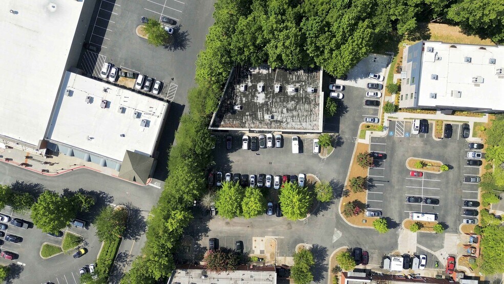 More Photos Of 12872 State Highway 9, Alpharetta Storefront For Lease