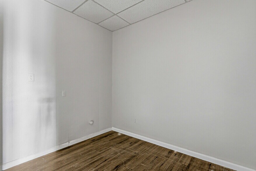 More Photos Of 201 Vinton Rd, Anthony Freestanding For Lease