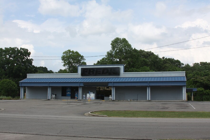 More Photos Of 1401 Woodmont Dr, Tuscumbia Freestanding For Lease