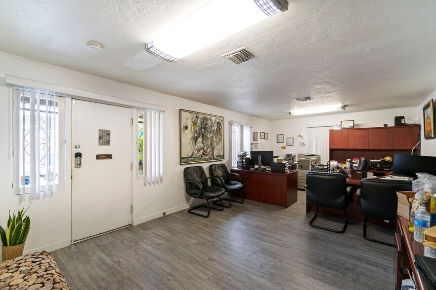 More Photos Of 3713-3715 Clifton Pl, Montrose Auto Repair For Sale