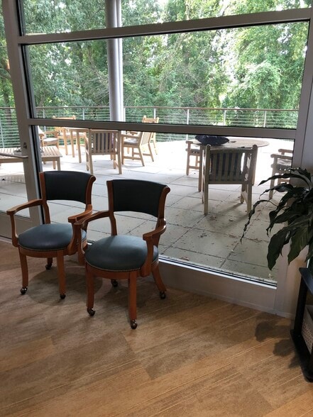 More Photos Of 2600 W Arlington Blvd, Greenville Medical For Lease