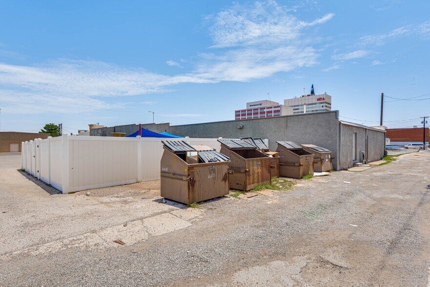 More Photos Of 815 N Grant St, Odessa Freestanding For Sale