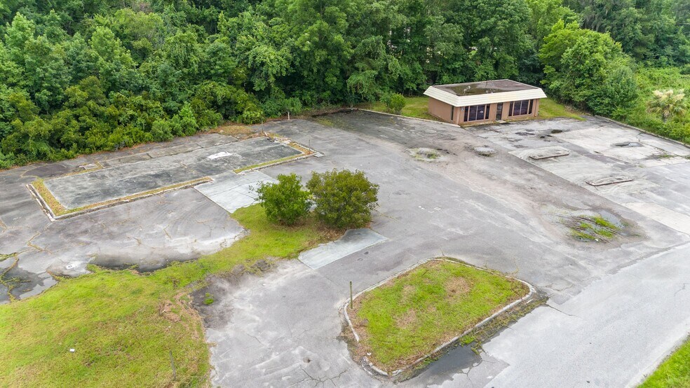 More Photos Of 61 Charles Frazier Cir, Yemassee General Retail For Sale