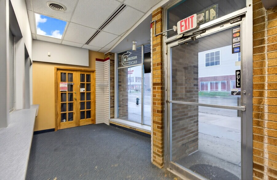 More Photos Of 4127-4141 Mayfield Rd, South Euclid Office For Sale