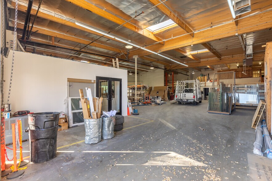 More Photos Of 608 E Rancho Vista Blvd, Palmdale Service For Sale