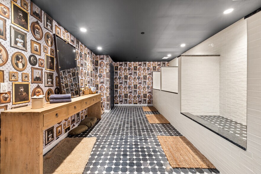 More Photos Of 200 S Broad St, Philadelphia Hotel For Lease