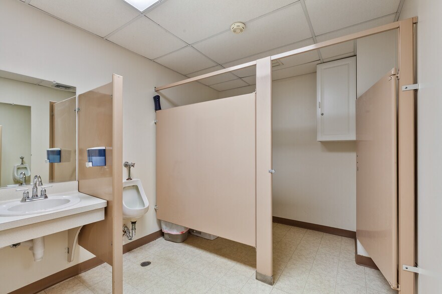 More Photos Of 1227 W Liberty St, Allentown Medical For Sale