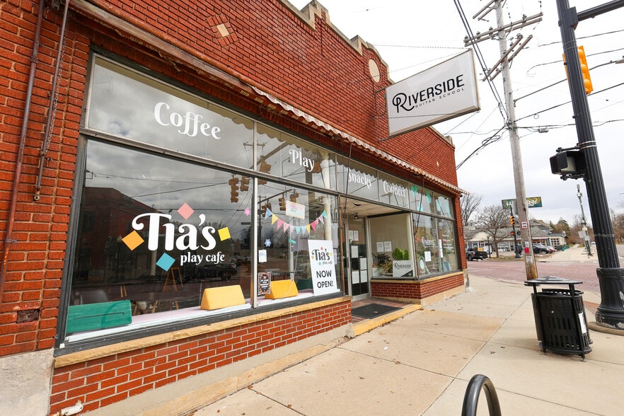 More Photos Of 1533 Wealthy St SE, Grand Rapids Storefront For Lease