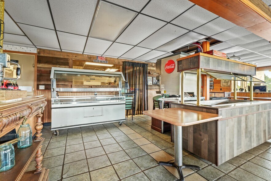 More Photos Of 7467 E Houghton Lake Rd, Merritt Restaurant For Sale