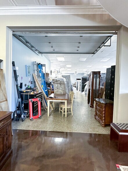 More Photos Of 540 Cortland Dr, Lake Zurich Storefront For Sale