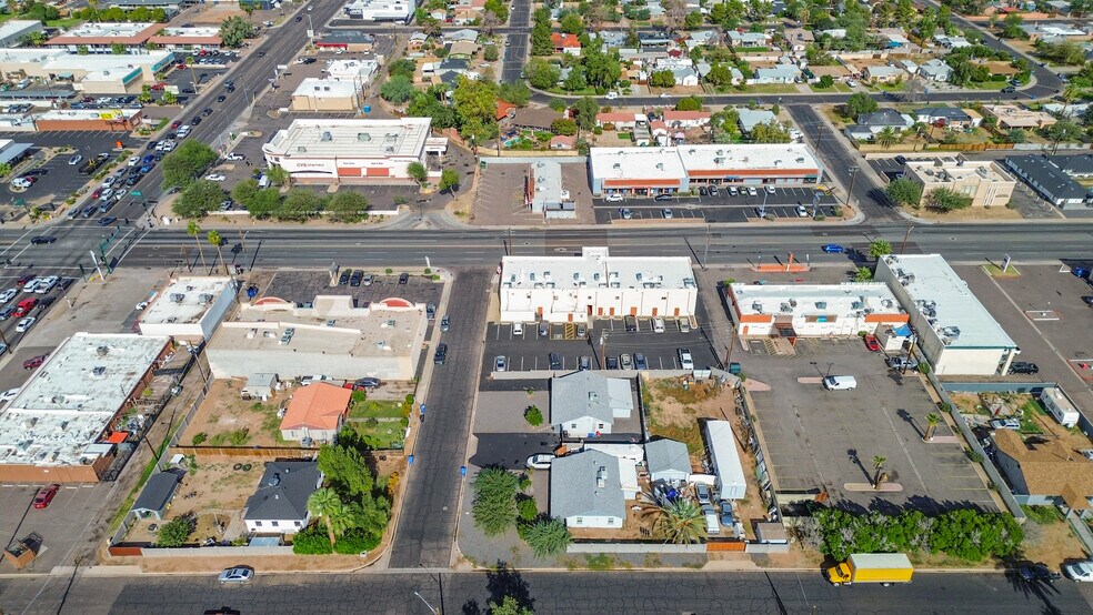 More Photos Of 2425 E Thomas Rd, Phoenix Office For Lease