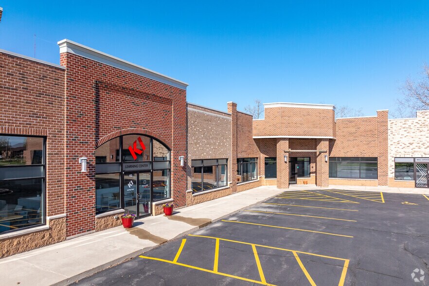 More Photos Of 1390 Bellevue St, Green Bay Freestanding For Lease