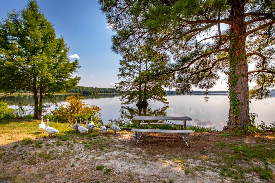 More Photos Of 18 Coffee Creek Lndg, Perryville Hotel For Sale