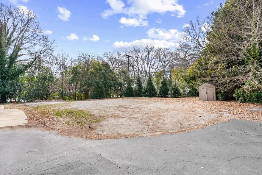 More Photos Of 107 Hillcrest Ave, Simpsonville Office For Sale