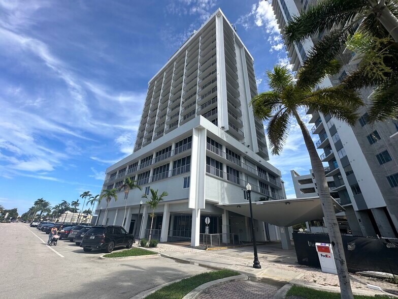 More Photos Of 1720 Harrison St, Hollywood Office Residential For Sale