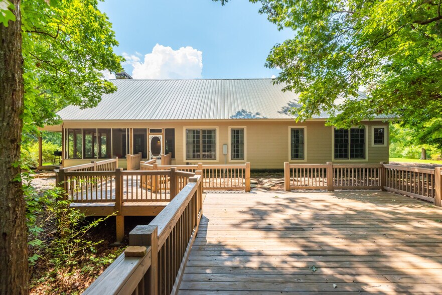 More Photos Of 565 Owens Gin Rd NE, Calhoun Lodge Meeting Hall For Sale