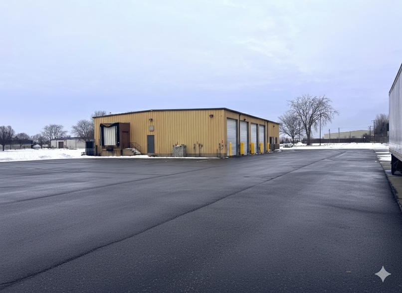 More Photos Of 1001 Geneva St, Shorewood Warehouse For Lease