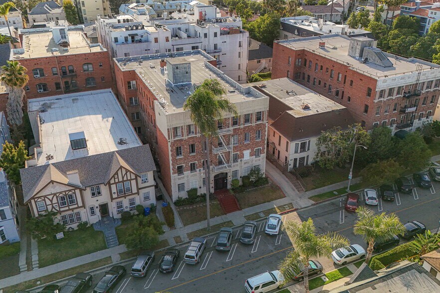 More Photos Of 621 S Dunsmuir Ave, Los Angeles Apartments For Sale