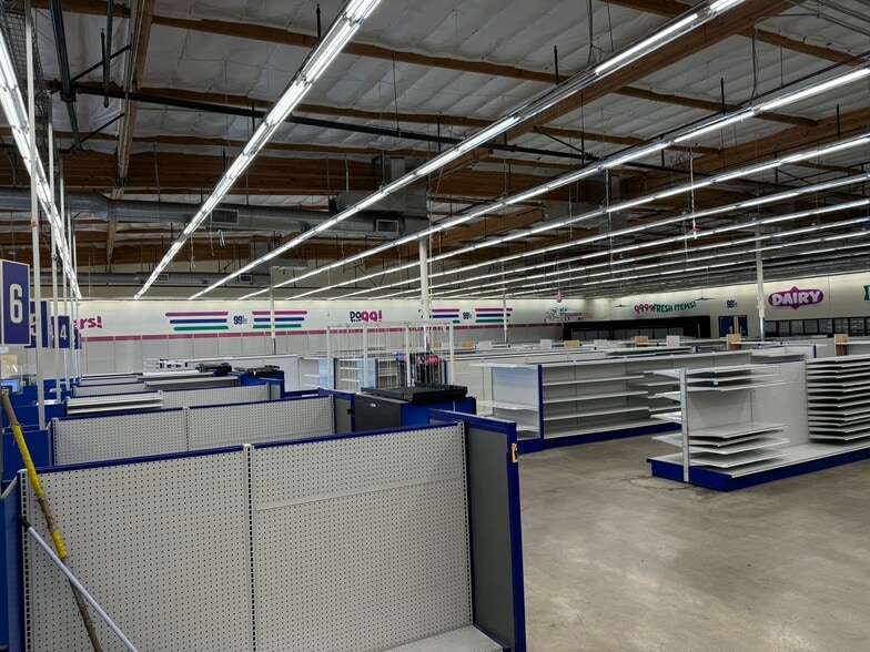 More Photos Of 20220-20222 US Highway 18, Apple Valley Supermarket For Lease