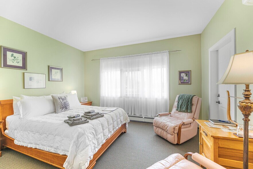 More Photos Of 111 Severn Av, Rosebud Hospitality For Sale