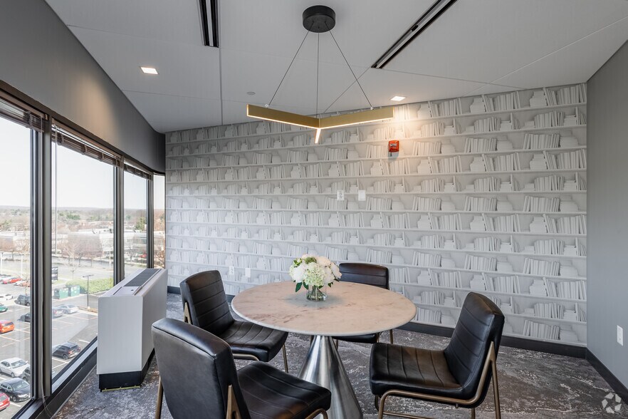 More Photos Of 6 Montgomery Village Ave, Gaithersburg Office For Lease