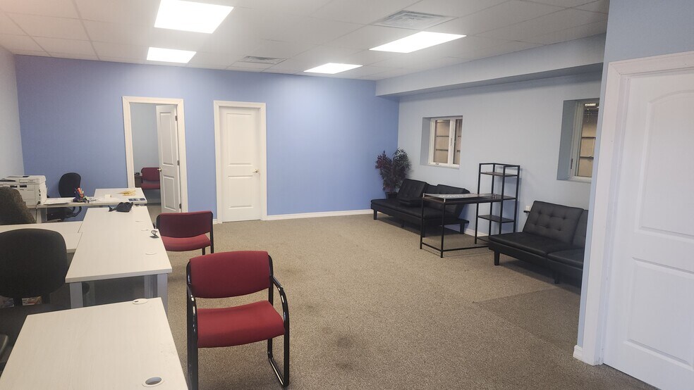 More Photos Of 3653-3655 N Cicero Ave, Chicago Auto Dealership For Lease