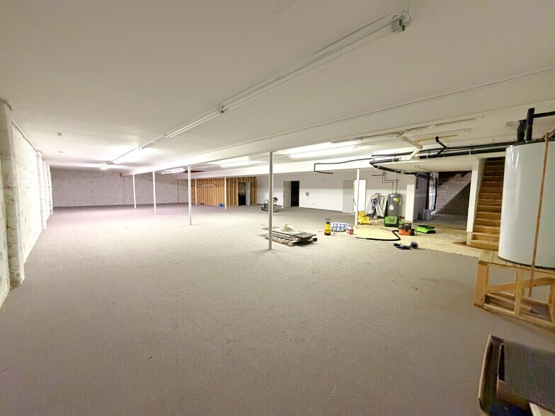 More Photos Of 309 Barclay Ave, Pine River Office For Sale