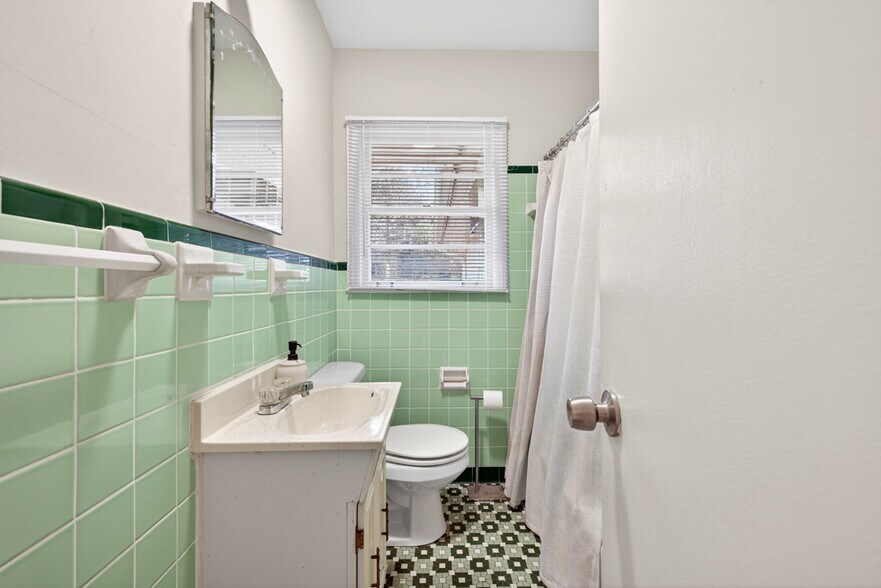 More Photos Of 1393 Church St, Decatur Office Residential For Sale