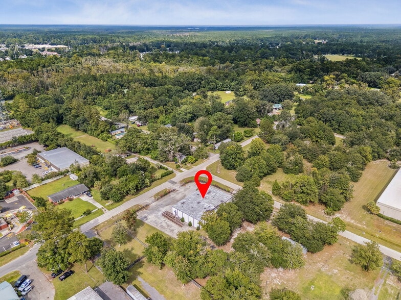 More Photos Of 30 Barber Rd, Macclenny Showroom For Sale