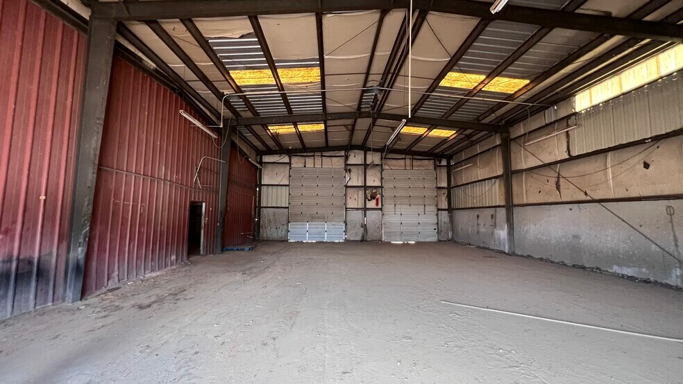 More Photos Of 3419 E Broadway Ave, North Little Rock Service For Lease