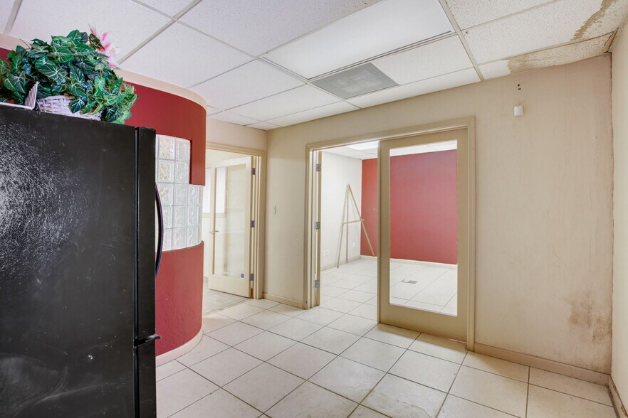 More Photos Of 4496 N Black Canyon Fwy, Phoenix Office Residential For Sale