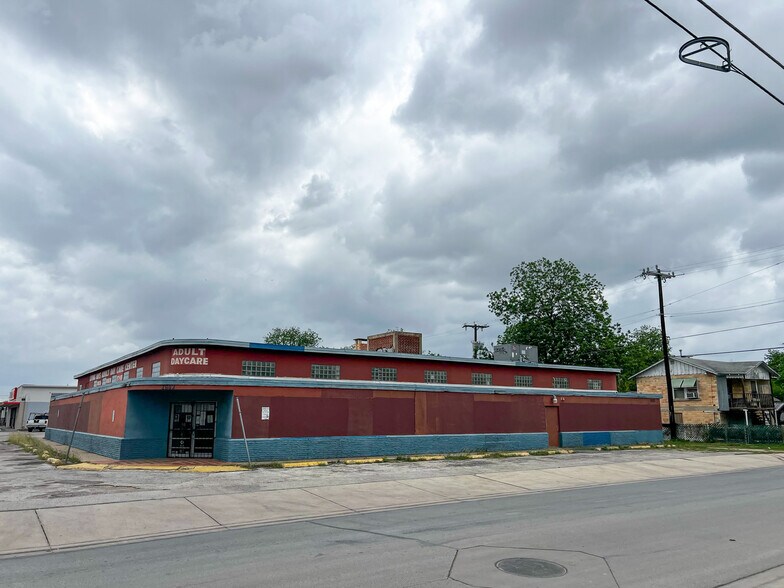 More Photos Of 2603 W Southcross Blvd, San Antonio Freestanding For Lease
