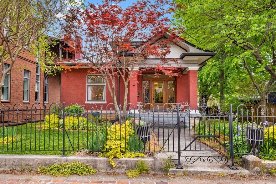 More Photos Of 1308 6th Ave N, Nashville Office Residential For Sale