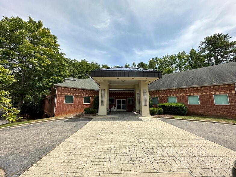 More Photos Of 500 Holly Springs Rd, Holly Springs Medical For Lease
