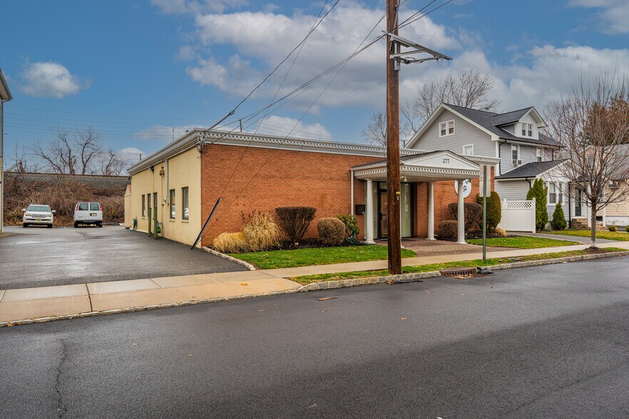 More Photos Of 277 W Clay Ave, Roselle Park Office For Sale