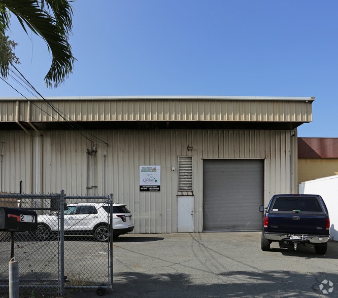 More Photos Of 2007 Democrat St, Honolulu Warehouse For Lease