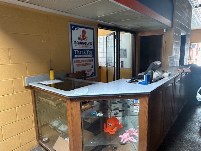 More Photos Of 2415 Maple Ave, Zanesville Carwash For Sale
