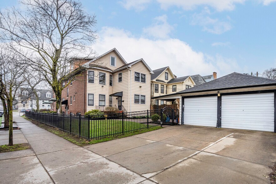 More Photos Of 632 W Ferry St, Buffalo Apartments For Sale