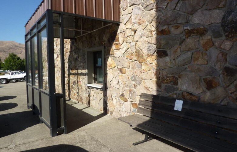 More Photos Of 511 3rd St, Clarkston General Retail For Lease