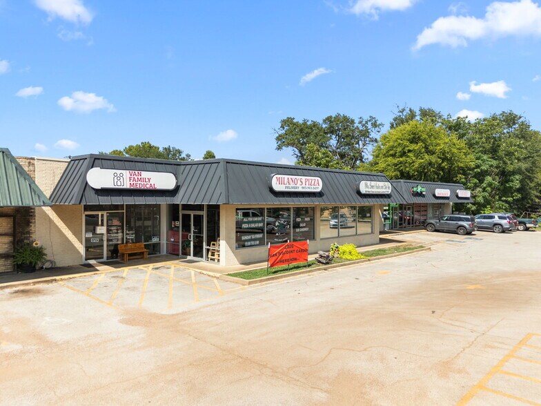 More Photos Of 540 W Main St, Van Storefront Retail Office For Lease