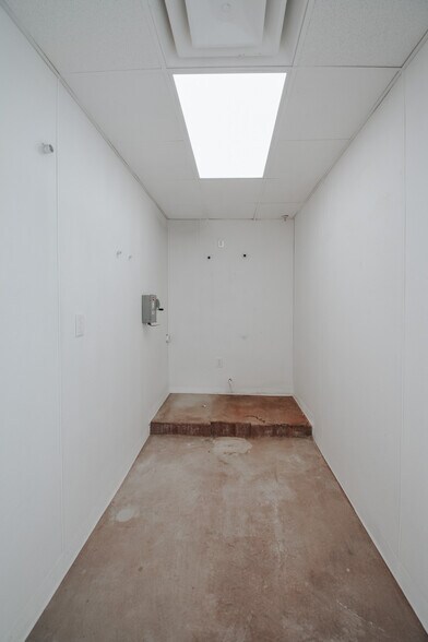 More Photos Of 3706 N Navarro St, Victoria Storefront For Lease