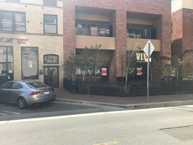 More Photos Of 414-416 W 4th St, Santa Ana Office For Sale