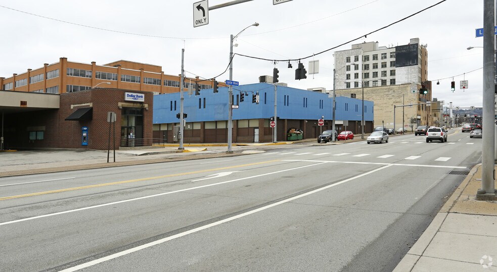 More Photos Of 400-410 Lysle Blvd, Mckeesport General Retail For Lease