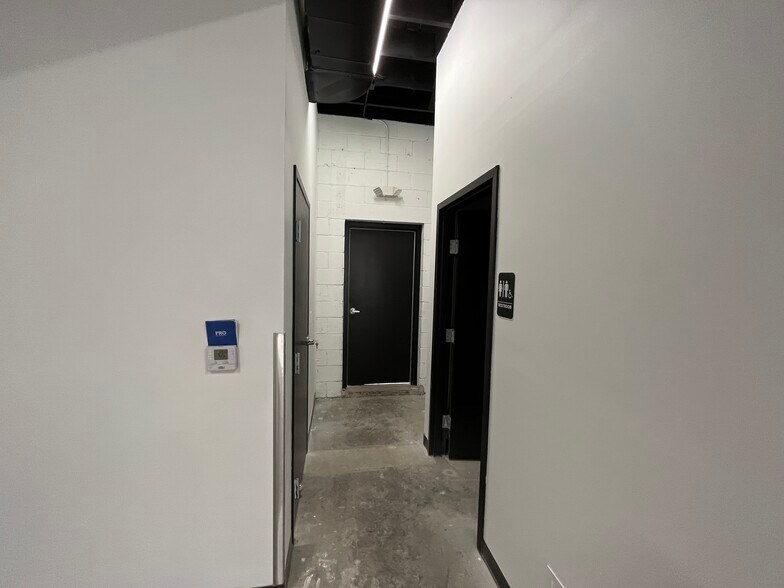 More Photos Of 18911-18931 W 7 Mile Rd, Detroit Storefront For Lease