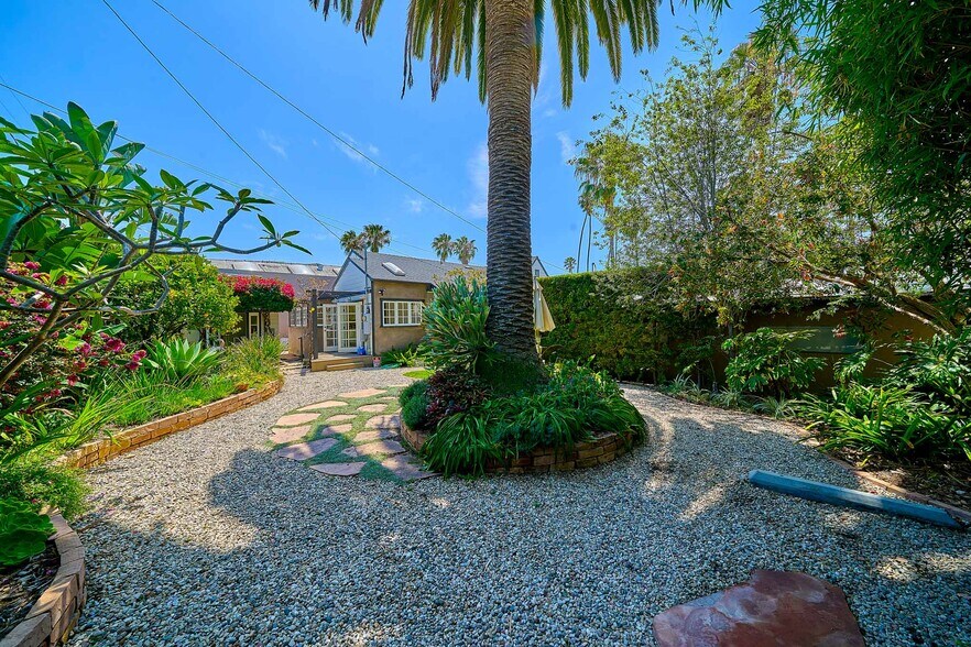 More Photos Of 1321-1325 Abbot Kinney Blvd, Venice Freestanding For Sale