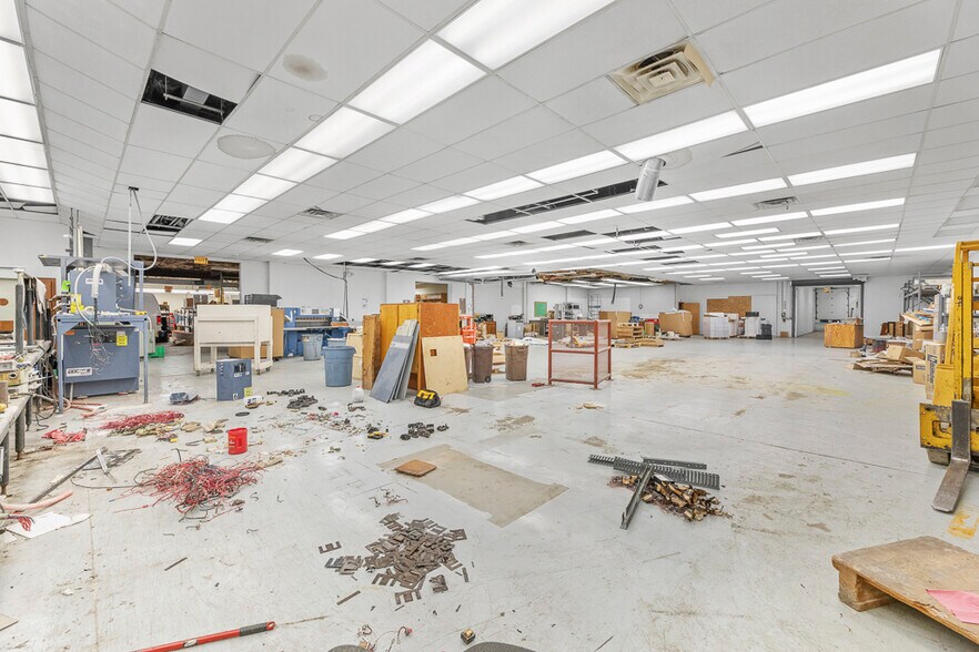 More Photos Of 14924 Beloit Snodes Rd, Beloit Manufacturing For Sale