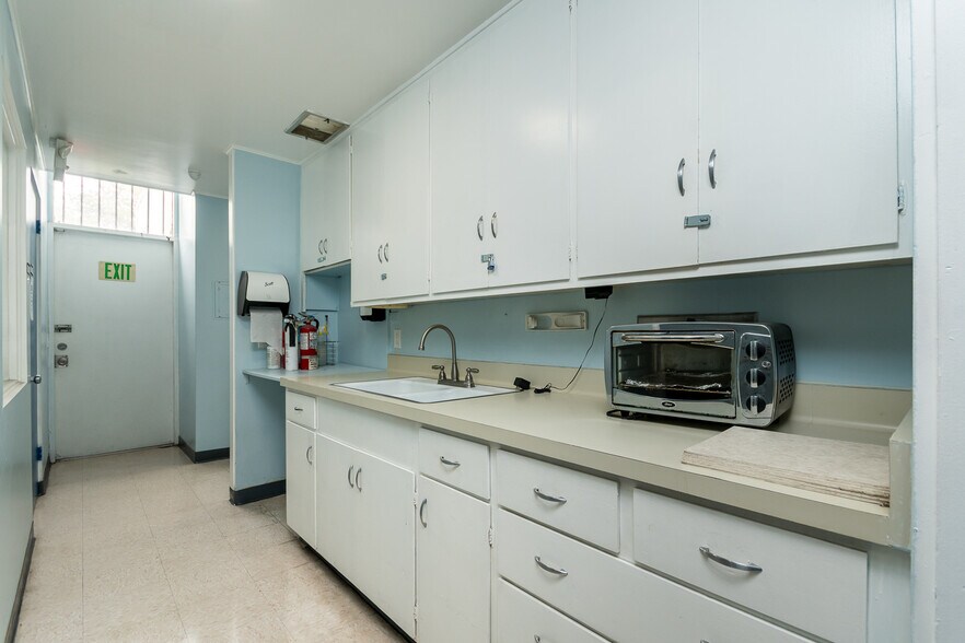 More Photos Of 1533 Alamitos Ave, Long Beach Medical For Sale