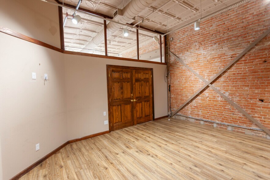 More Photos Of 123-147 N College Ave, Fort Collins Office For Sale