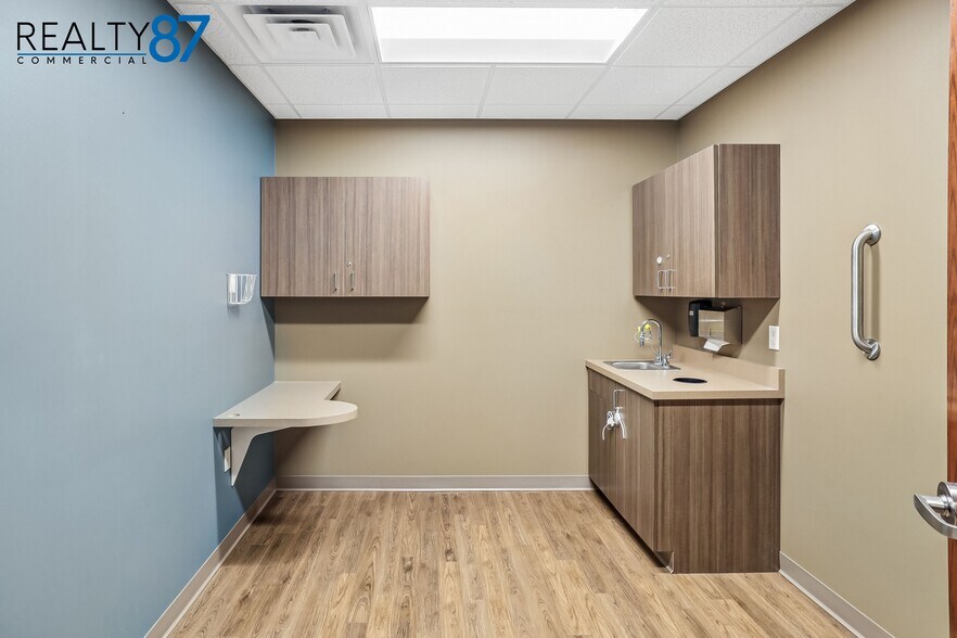 More Photos Of 131 Main St, Hills Office For Sale
